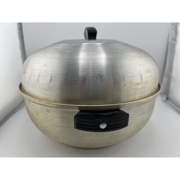 Vintage‎ Silver Aluminum Bread or Bun Warmer 3-Piece Serving Oven - Picture 2 of 10